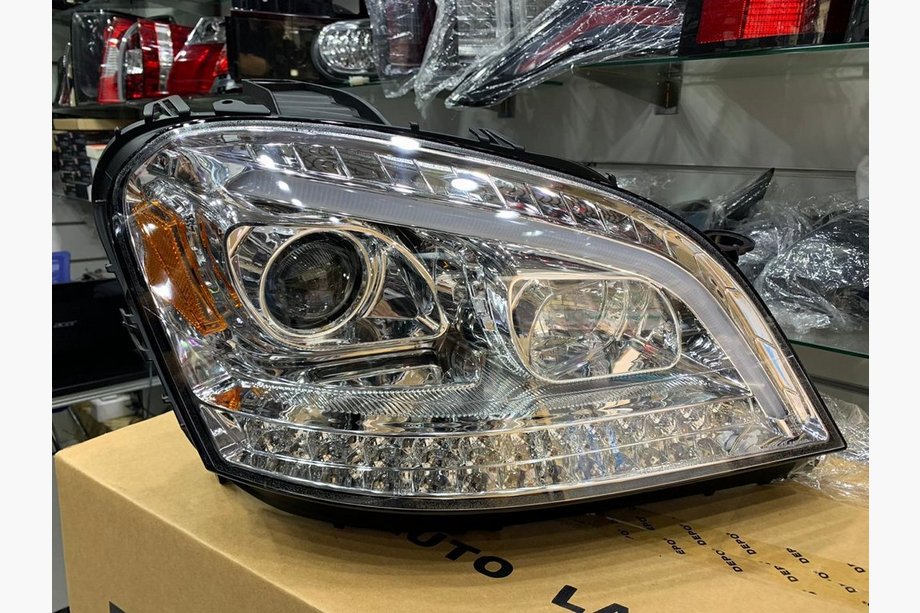 Mercedes ML W164 2005–2011 Etovalot (2005-2008, 2 kpl, vaaleat) Image