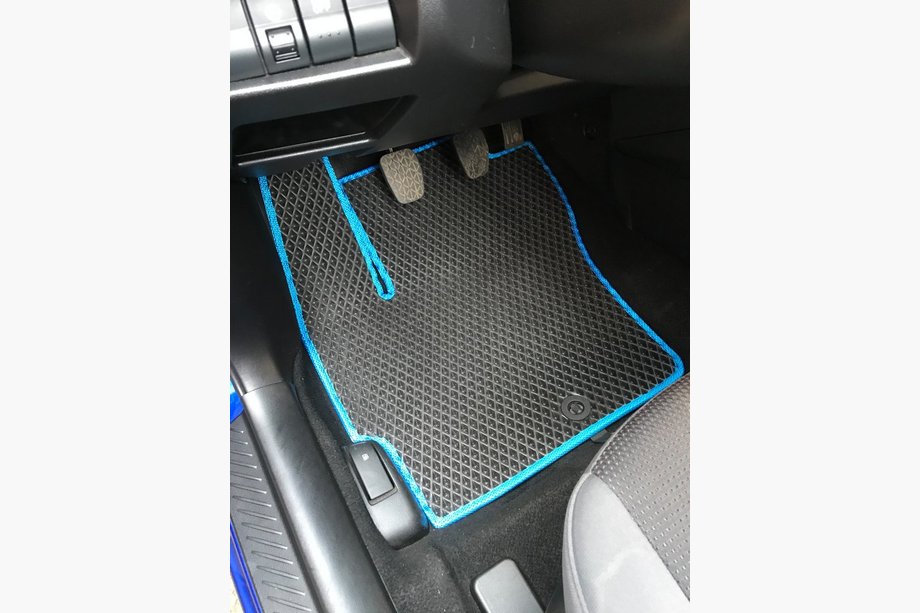 Mazda 3 2003–2009 EVA-lattiamatot (mustat) Kuva 1