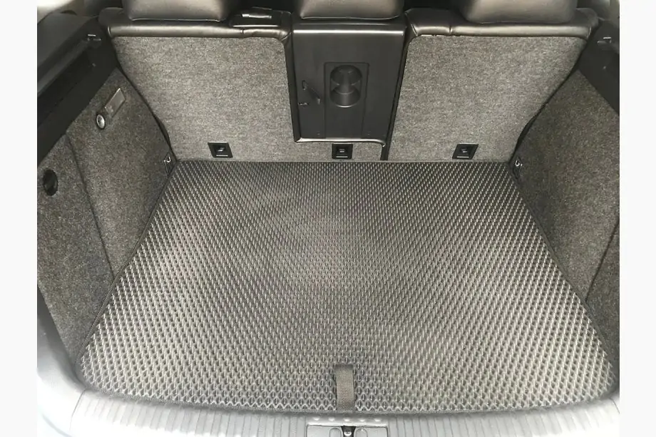 Volkswagen Tiguan 2007–2016 Tavaratilan matto (EVA, musta) Image