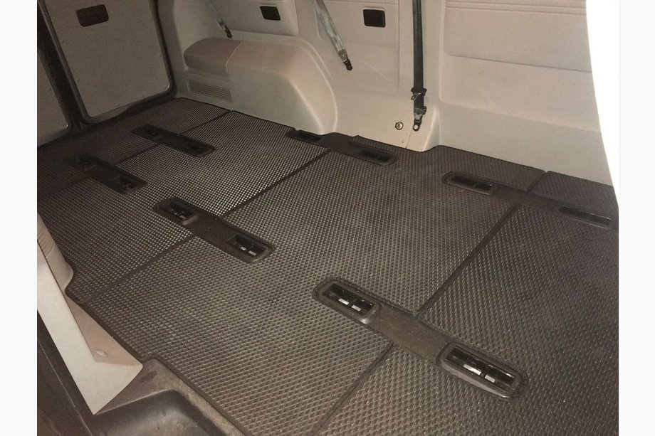 Volkswagen T5 2010–2015 EVA-mattosarja V1 (pitkä akseliväli, koko matkustamo, musta) Image