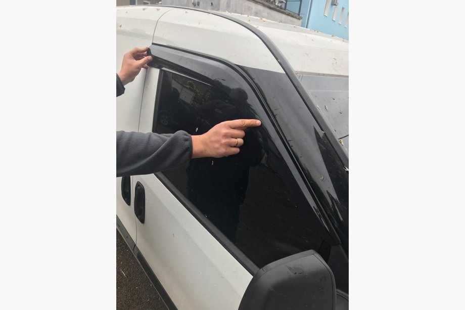 Opel Combo 2012–2018 DD-Mugen ikkunatuuliohjaimet Image
