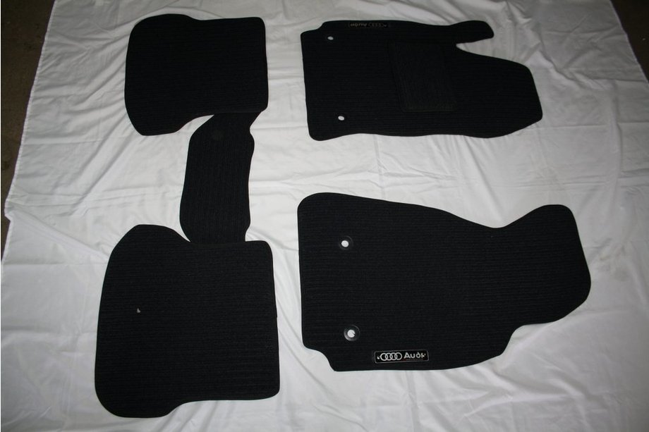 Audi 80/90 1987–1996 Tekstiiliset sisätilamatot (Corona) Image