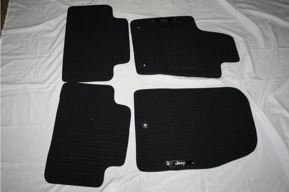 Jeep Grand Cherokee WK 2004–2010 Tekstiiliset sisätilamatot (Corona) Image