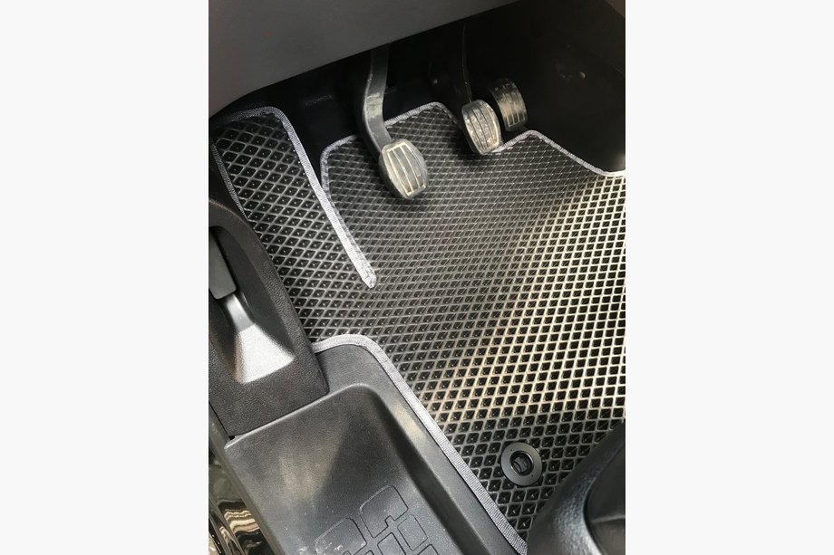 Citroen Jumpy/Dispatch 2017– Polyuretaaniset lattiamatot (2 kpl, EVA, mustat) 1+1 Image
