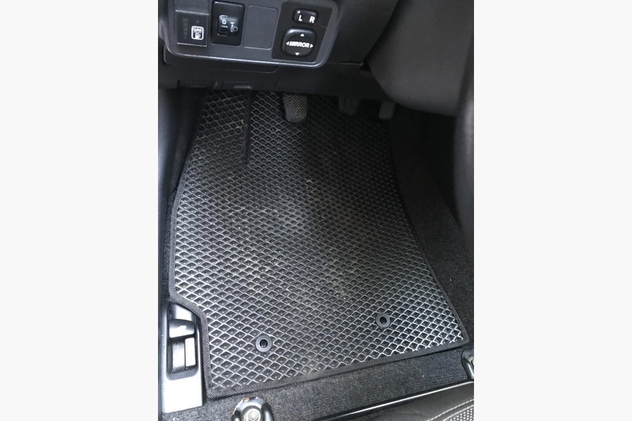 Toyota Corolla 2007–2013 EVA-lattiamatot (mustat) Kuva 2