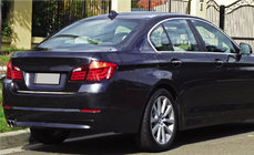 BMW 5-sarja F10/F11 2010–2016 Tavaratilan kynnyssuoja (Sedan) (ruostumaton teräs) kuva 1