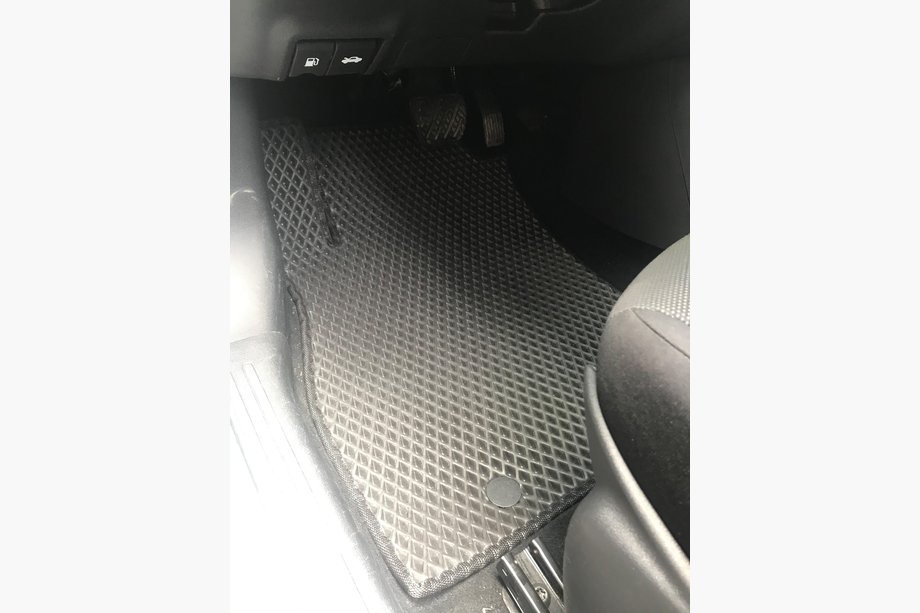 Nissan Juke 2010–2019 EVA-lattiamatot (mustat) Image