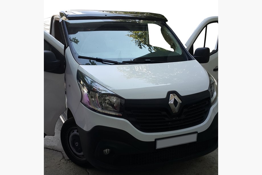 Opel Vivaro 2015–2019 Tuulilasin visiiri (kiiltomusta, 5 mm) Image
