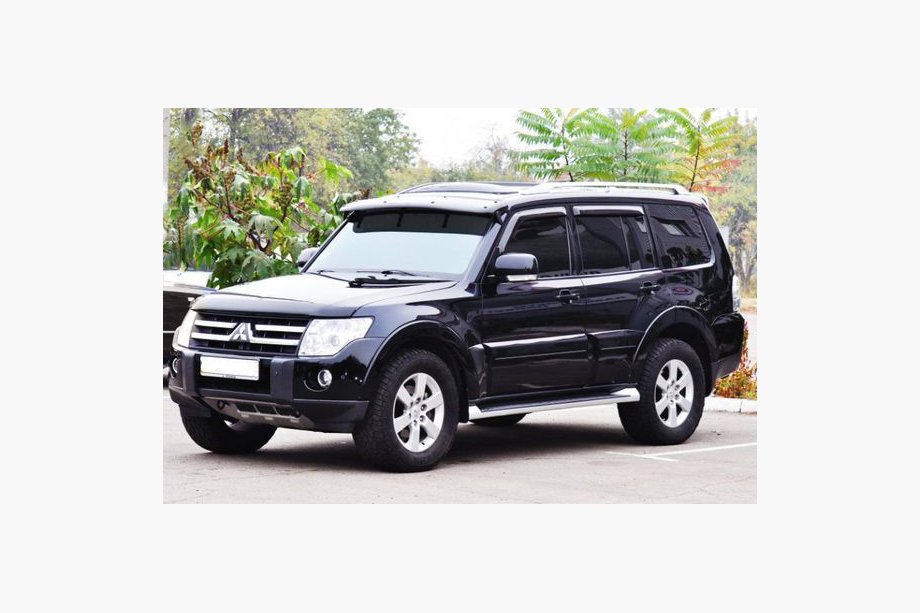 Mitsubishi Pajero Wagon IV 2006–2021 Tuulilasivisiiri Image