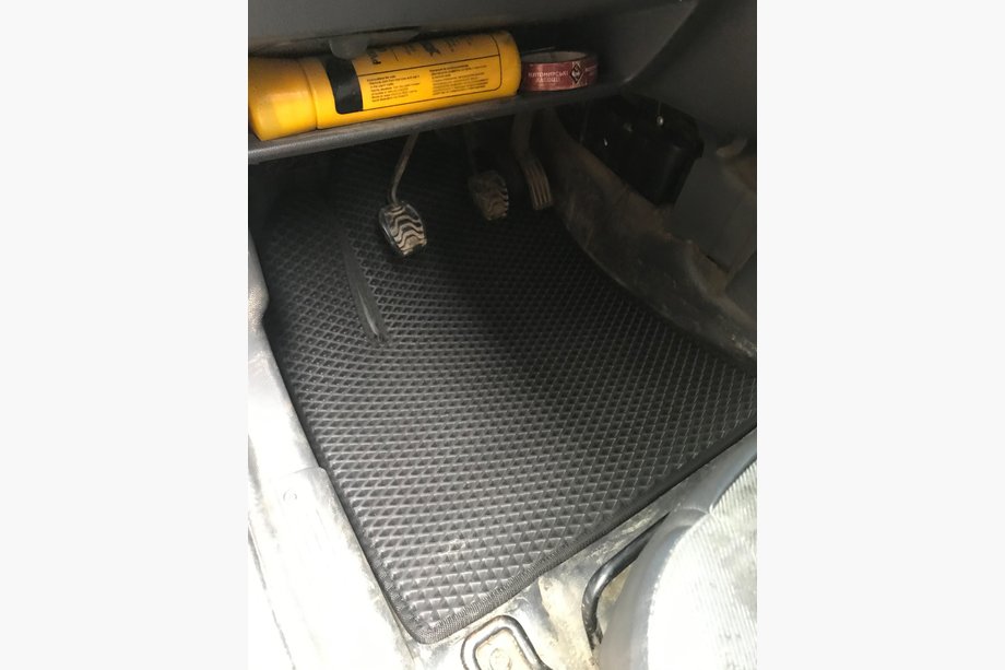 Ford Connect 2010–2013 EVA-lattiamatot (mustat) Image