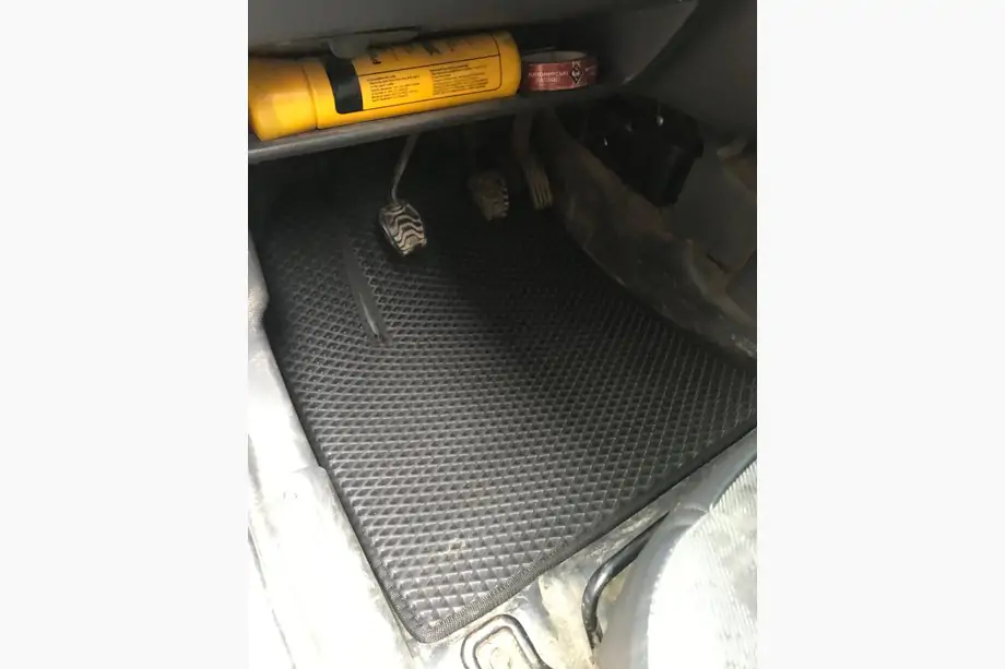 Ford Connect 2002–2006 EVA-lattiamatot (mustat) Image