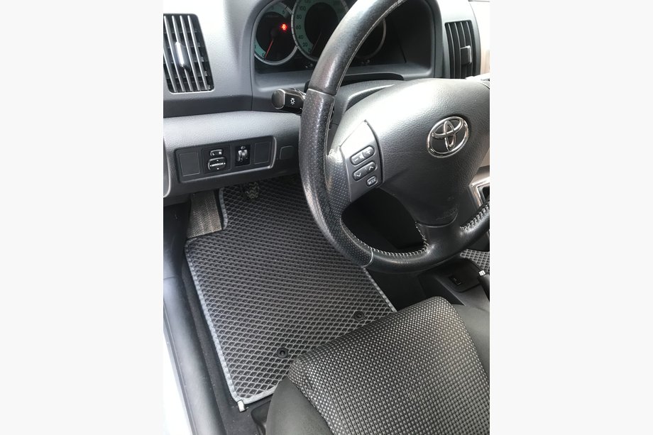 Toyota Corolla Verso 2004–2009 EVA-lattiamatot (mustat) Image