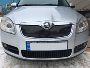 Skoda Fabia 2007–2014 Talvisuoja etusäleikköön (2007-2010, yläosa) Kiiltävä kuva 1