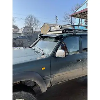 Tuulilasin aurinkolippa Toyota Land Cruiser 80 1990–1997 kuva 1