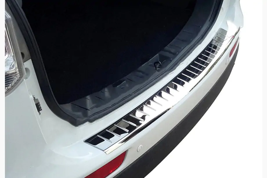 Mitsubishi Outlander 2012–2021 OmsaLine takapuskurin suojalista (2012-2015, ruostumaton teräs) Image