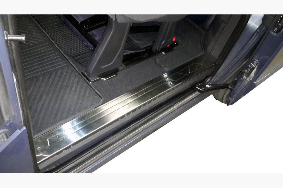 Ford Custom 2013–2022 OmsaLine ruostumattomat sisäkynnyslistat 4-ovinen Image