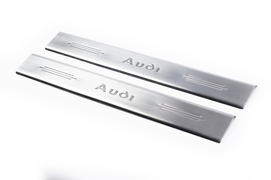 Audi TT 1998–2006 Kromatut ovikynnyslistat (2 kpl, Carmos) Image