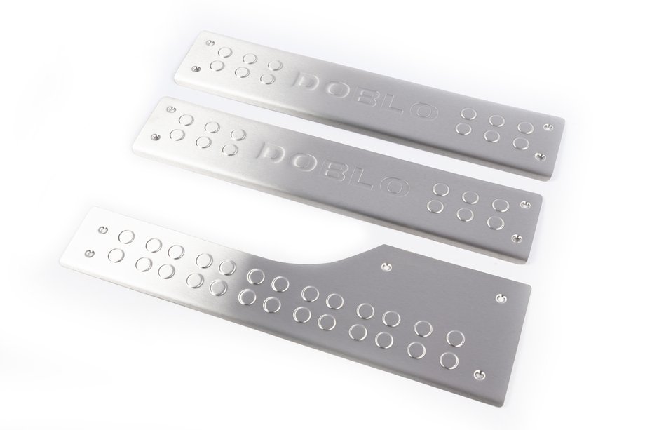 Fiat Doblo II 2010–2022 Carmos sisäpuoliset kynnyslistat (ruostumaton teräs) Image