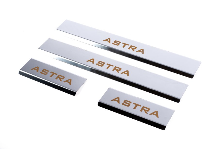Opel Astra J 2009–2015 Carmos V1 kynnyslistat (4 kpl, ruostumatonta terästä) Image