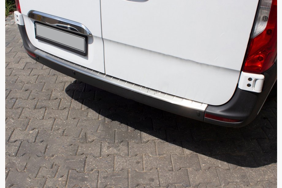 Mercedes Sprinter W907/W910 2018– OmsaLine takapuskurin suojalistat (RST) Image