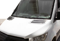 Mercedes Sprinter W907/W910 2018– Ilmanottoaukon listat Carmos (2 kpl, ruostumaton teräs) kuva 1
