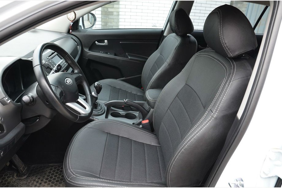 Kia Sportage 2010–2015 Mallikohtaiset istuinsuojat SoyuzAuto Dynamic Image