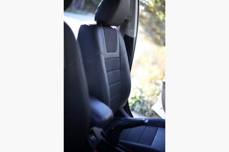Mitsubishi Lancer X 2008– Istuinsuojat SoyuzAuto Dynamic Image