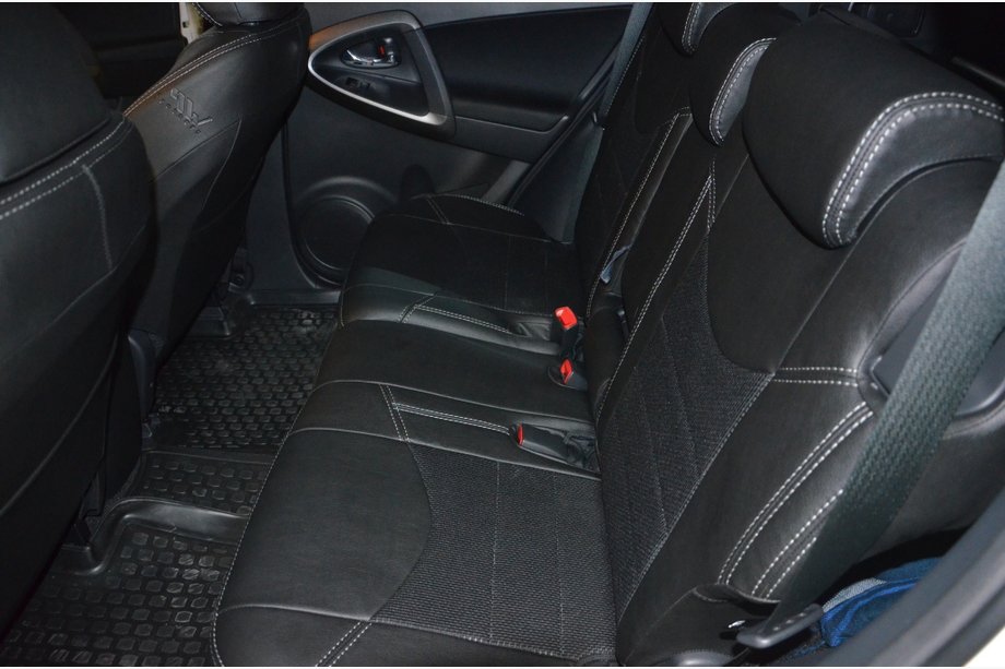 Toyota Rav 4 2006–2013 Istuinsuojat SoyuzAuto Dynamic Image