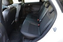 Ford Focus III 2011–2017 Mallikohtaiset keinonahkaiset istuinsuojat Brothers Dynamic kuva 5