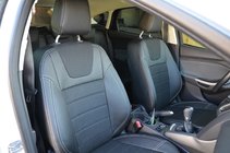 Ford Focus III 2011–2017 Mallikohtaiset keinonahkaiset istuinsuojat Brothers Dynamic kuva 6
