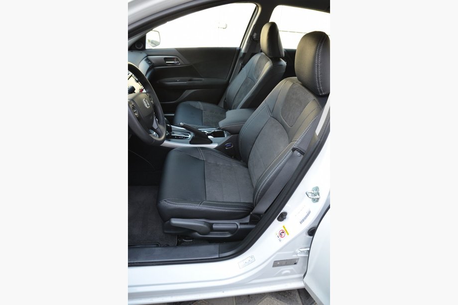Honda Accord IX 2013–2017 Istuinsuojat Alcantara ↗ keinonahka Image