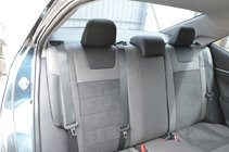 Toyota Corolla 2013–2019 Istuinsuojat Elite (keinonahka + Alcantara-jäljitelmä) kuva 3