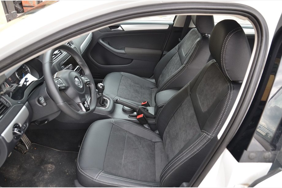 Volkswagen Jetta 2011–2018 SoyuzAuto Leather-style istuinsuojat Image