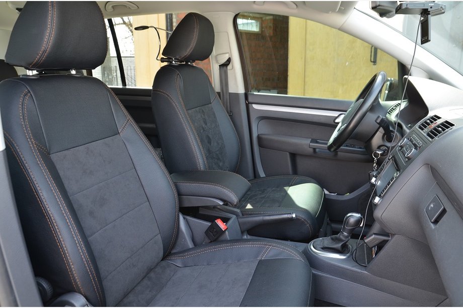 Volkswagen Touran 2003–2010 SoyuzAuto Leather-style istuinsuojat Image