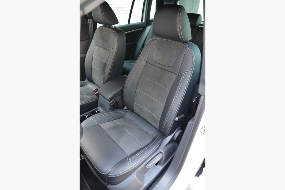 Volkswagen Tiguan 2007–2016 SoyuzAuto Leather style -auton istuinsuojat Image