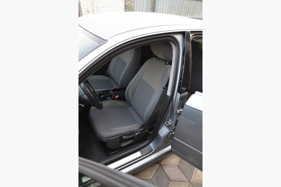 Audi A4 B7 2004–2008 Auton istuinsuojat (keinonahka/kangas) Image