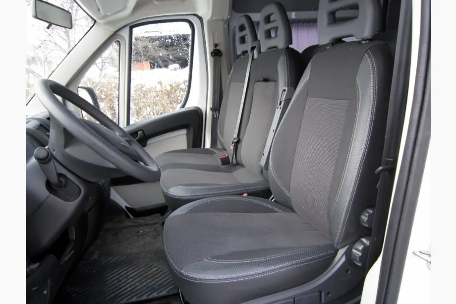 Renault Trafic 2015– Auton istuinpäälliset (kangas + keinonahka, Premium) Image