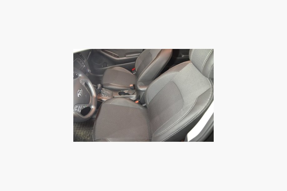 Kia Cerato 3 2013–2018 Uutuus! Mallikohtaiset keinonahkaiset istuinsuojat Brothers Premium Image