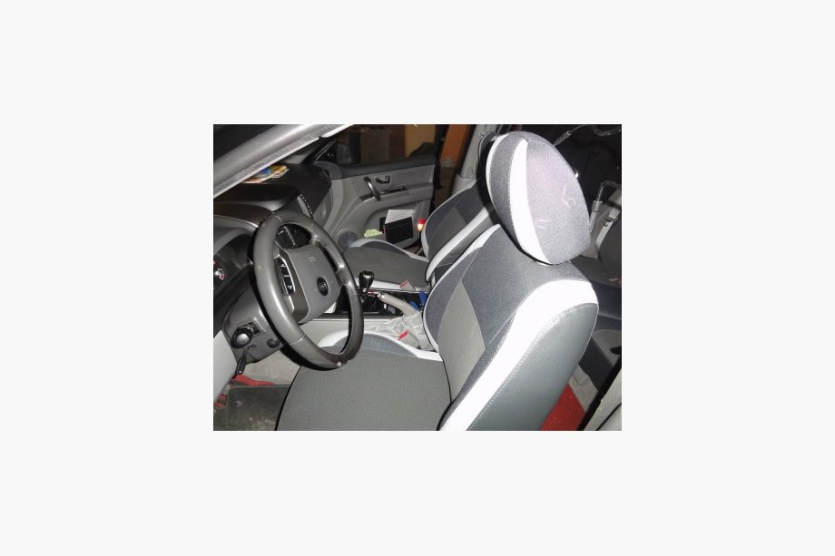 Kia Sorento I BL 2002–2009 Uutuus! Mallikohtaiset keinonahkaiset istuinsuojat Brothers Premium Image