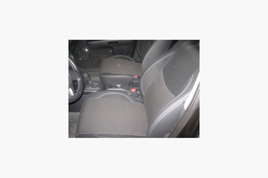 Kia Soul I 2008–2013 Mallikohtaiset keinonahkaiset istuinsuojat Brothers Premium Image