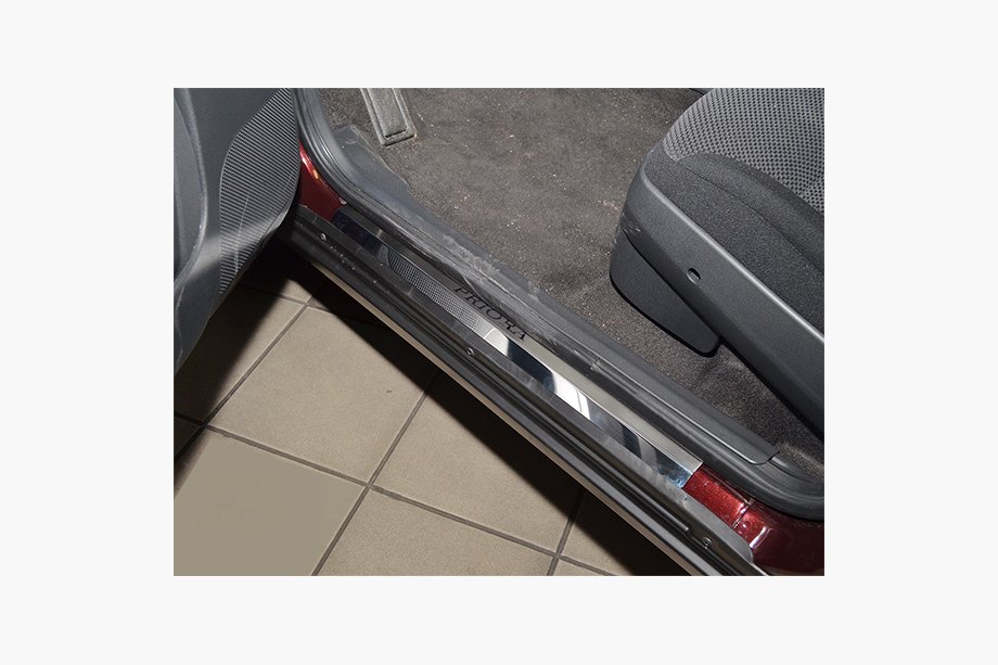 Lada Priora 2007–2018 Natanika Premium kynnyslistat (4 kpl, ruostumaton teräs) Image