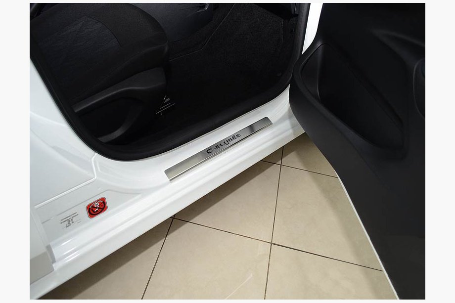 Citroen C-Elysee 2013–2022 Ovikynnyslistat Nataniko (4 kpl, ruostumaton teräs) Image