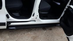 Fiat Fiorino/Qubo 2008–2024 Rainbow Black -sivuporrat (2 kpl, alumiiniprofiili) kuva 4