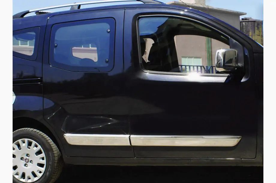 Fiat Fiorino/Qubo 2008–2024 Ovilistat (4 kpl, ruostumaton teräs) Image