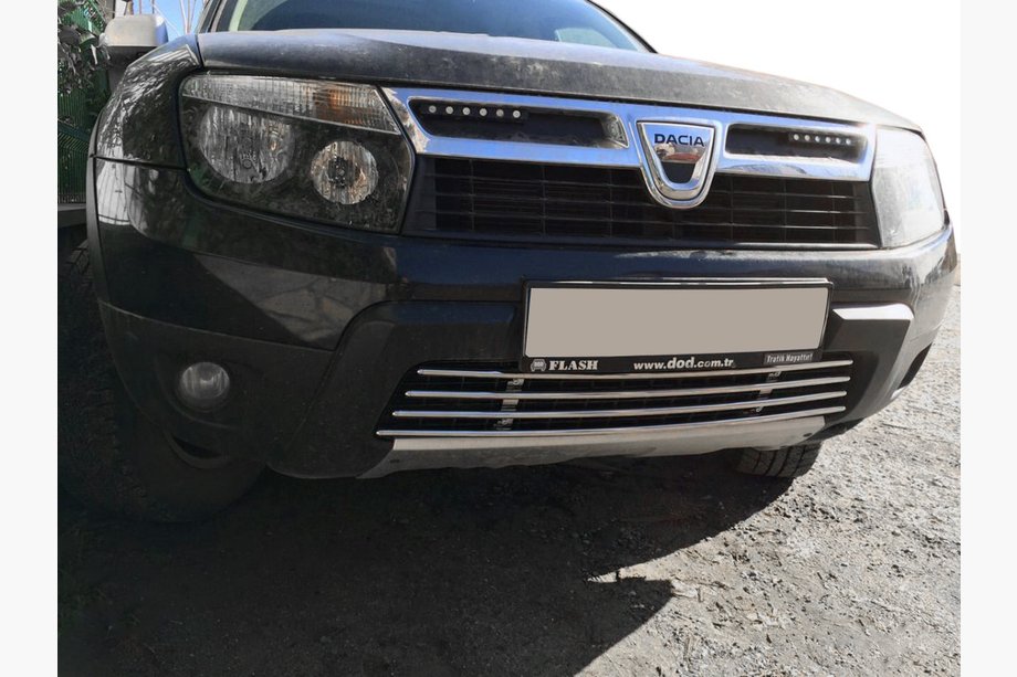 Dacia Duster 2008–2018 Yhtenäinen alaritilä (RST) Image