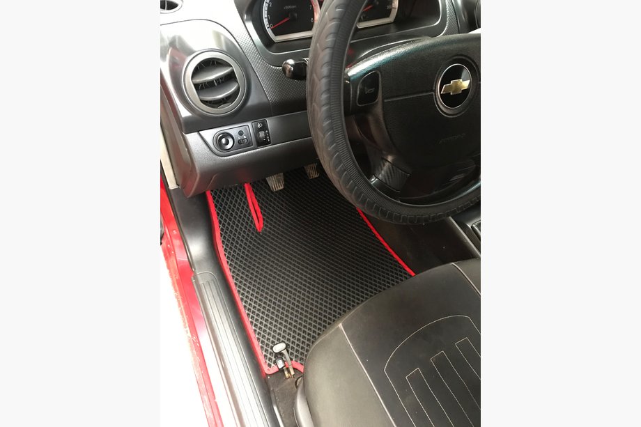 Chevrolet Aveo T250 2005–2011 EVA-lattiamatot (mustat) Image