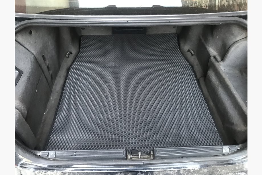 BMW 7-sarja E38 1994–2001 EVA-tavaratilan matto (musta) Image