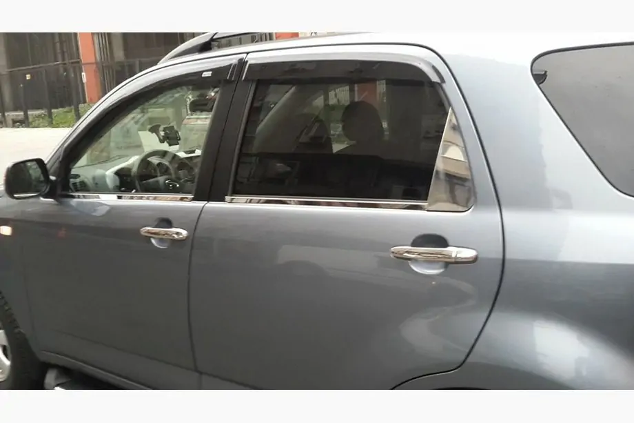 Daihatsu Terios 2006–2017 Ulkoiset ikkunalistat (4 kpl, ruostumaton teräs) Kuva 4