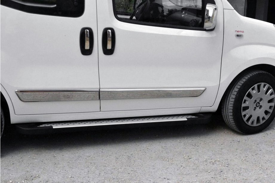 Peugeot Bipper 2008–2017 Sivukynnykset Allmond Grey (2 kpl, alumiini) Image