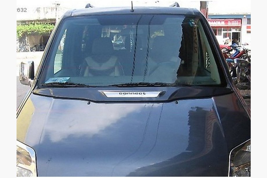 Ford Connect 2002–2006 Konepellin tuuliohjain (maalattava) Image